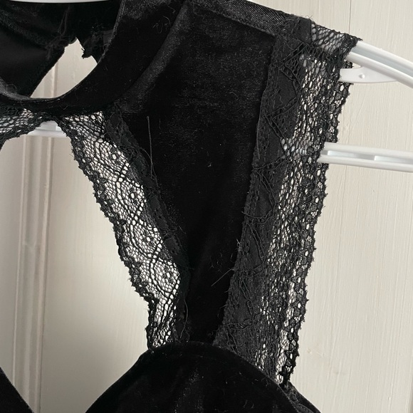 Velour black bodysuit - Picture 2 of 4